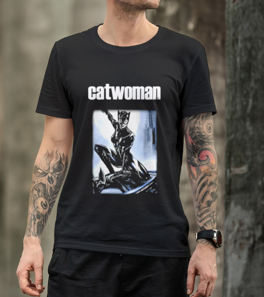 Catwoman Selina Kyle DC Comics Gotham Stealth Pose T-Shirt