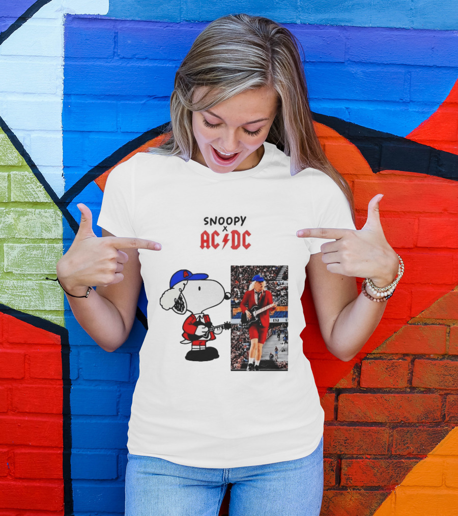 Snoopy Peanuts AC DC Angus Young Rock Concert T-Shirt