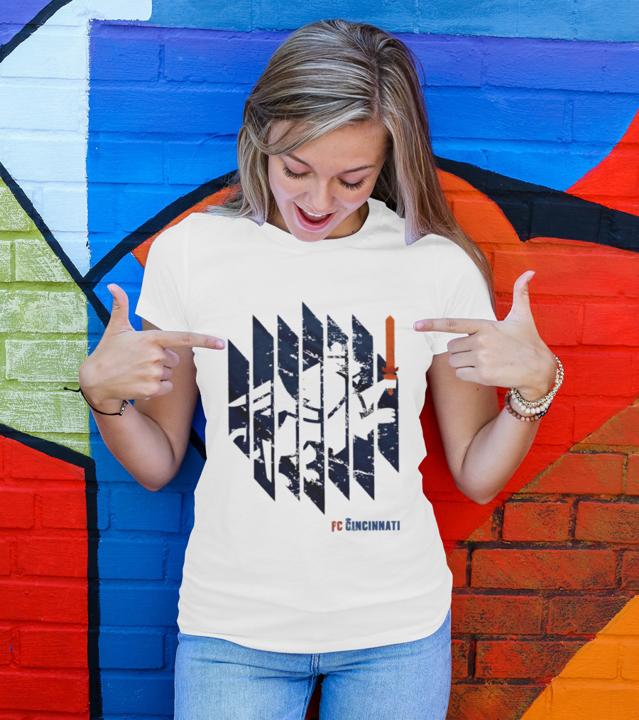 FC Cincinnati Sheared Lion Football Fans Iconic Bold Striped Image T-Shirt