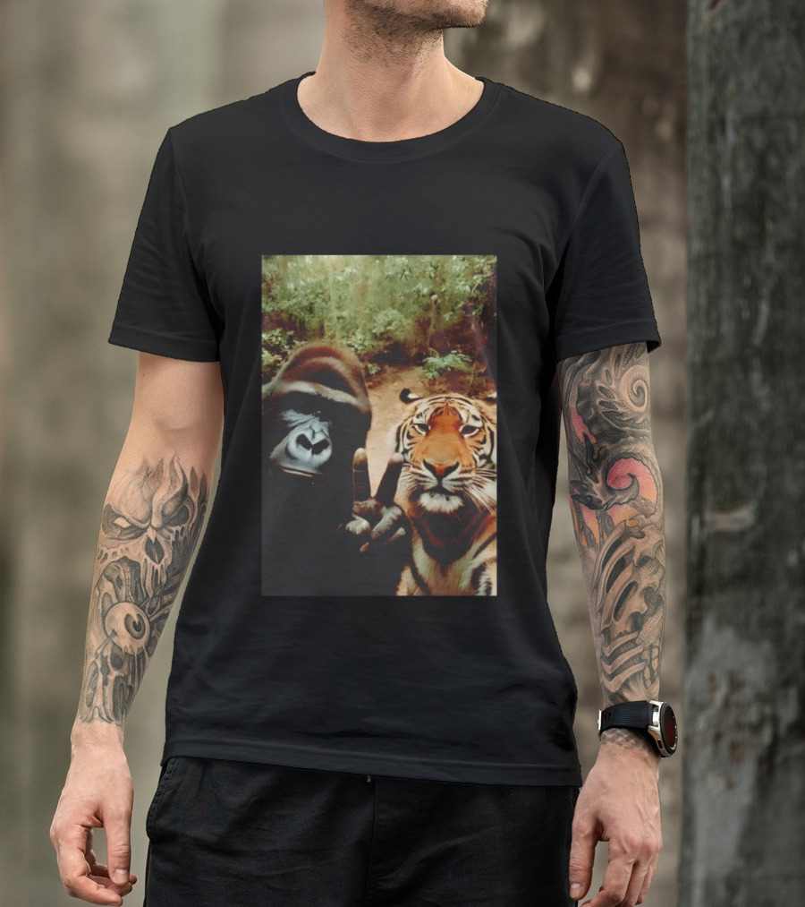 Gorilla And Tiger Peace Selfie Hi T-Shirt