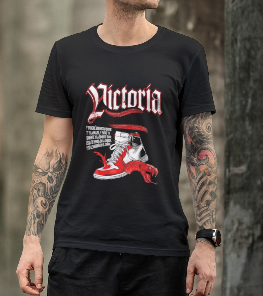 Victoria Y Pondré Enemistad Entre Ti Y La Mujer Simiente Suya Sneaker Serpent T-Shirt