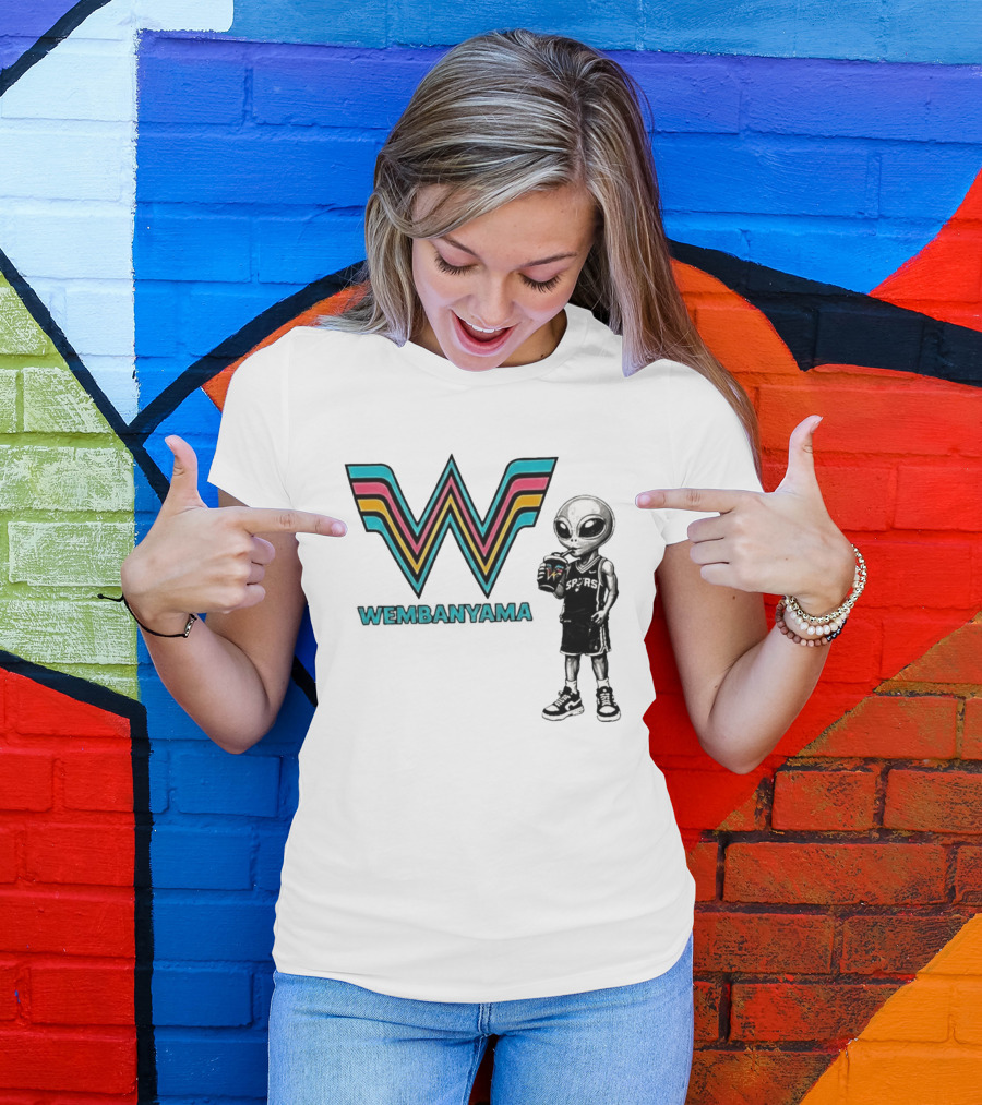 San Antonio Spurs Wembanyama Alien Drinking Spurs T-Shirt