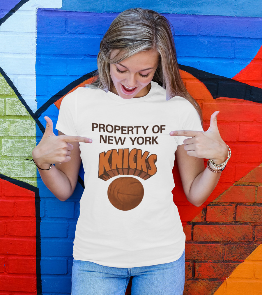 New York Knicks Basketball Property T-Shirt