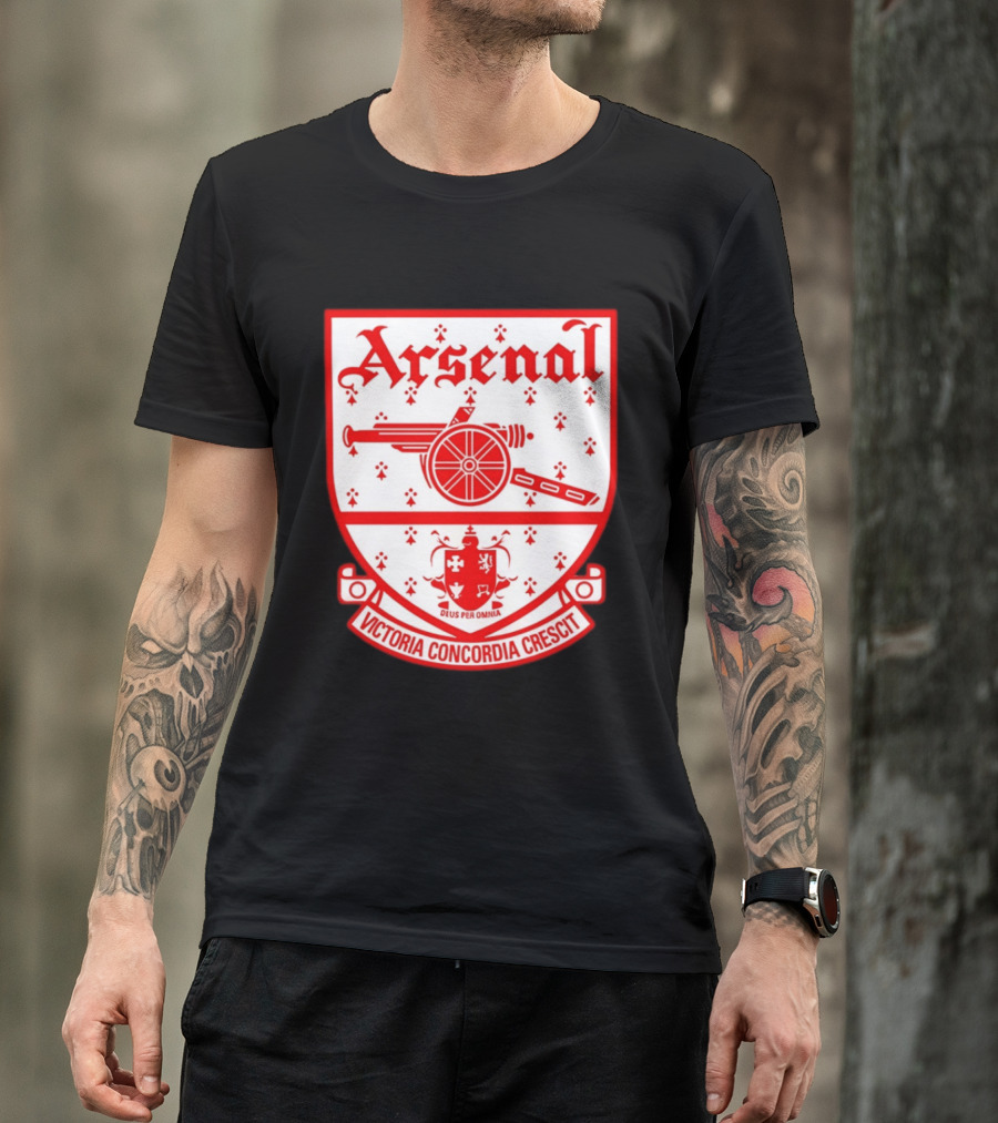 Arsenal FC Crest Deus Per Omnia Victoria Concordia Crescit T-Shirt