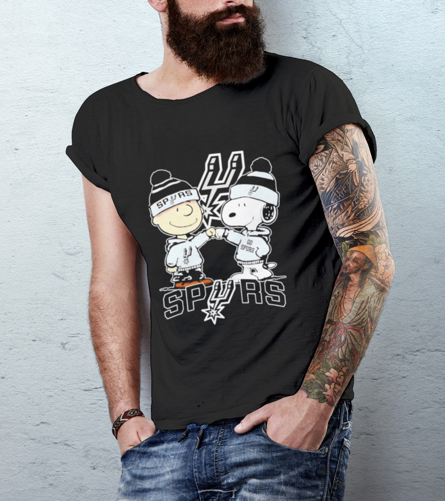 Peanuts Charlie Brown Snoopy San Antonio Spurs Fist Bump Spurs T-Shirt