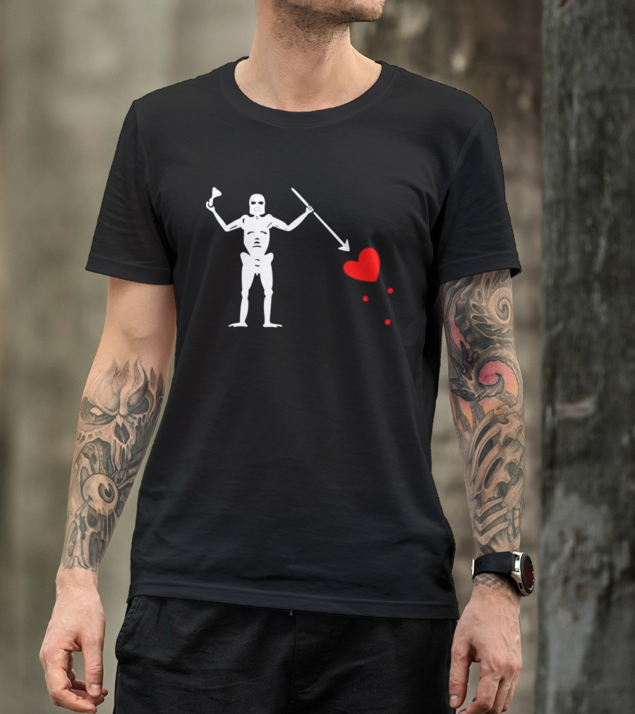 Skeleton With Spear And Heart Symbol Edward Blackbeard Teach T-Shirt