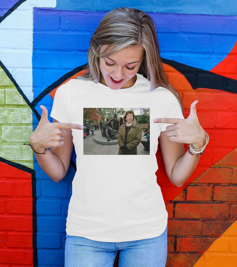 Diane Carlson Evans Vietnam Women's Memorial Campaign Leader Dies At 79 T-Shirt