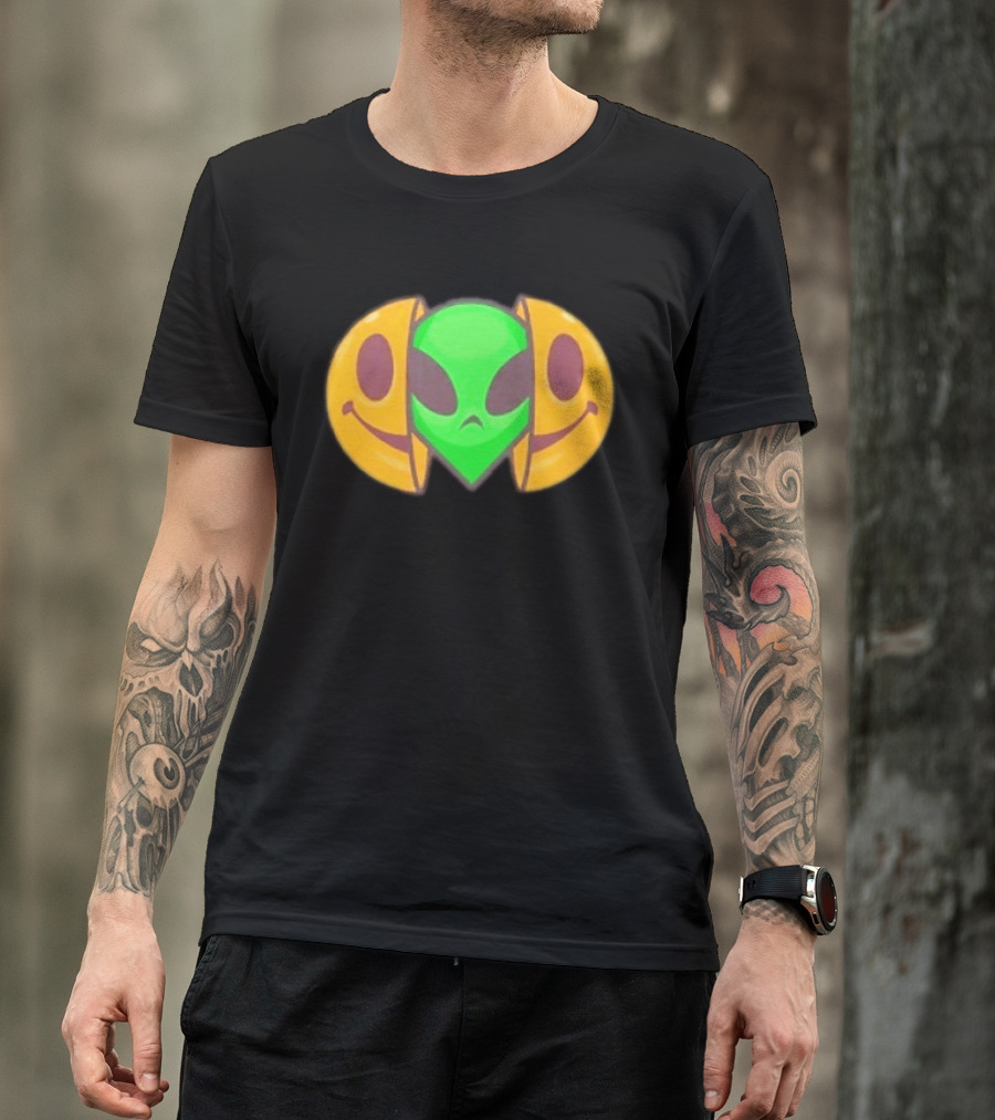Grounded 2 Willow Alien In Halloween Jack O' Lantern Mask T-Shirt