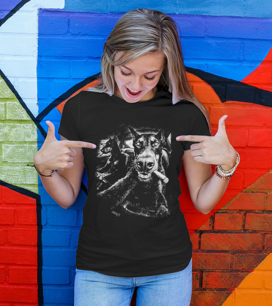 Doberman Dogs In Car Smoking Cigars Relaxing Retro Vibes T-Shirt