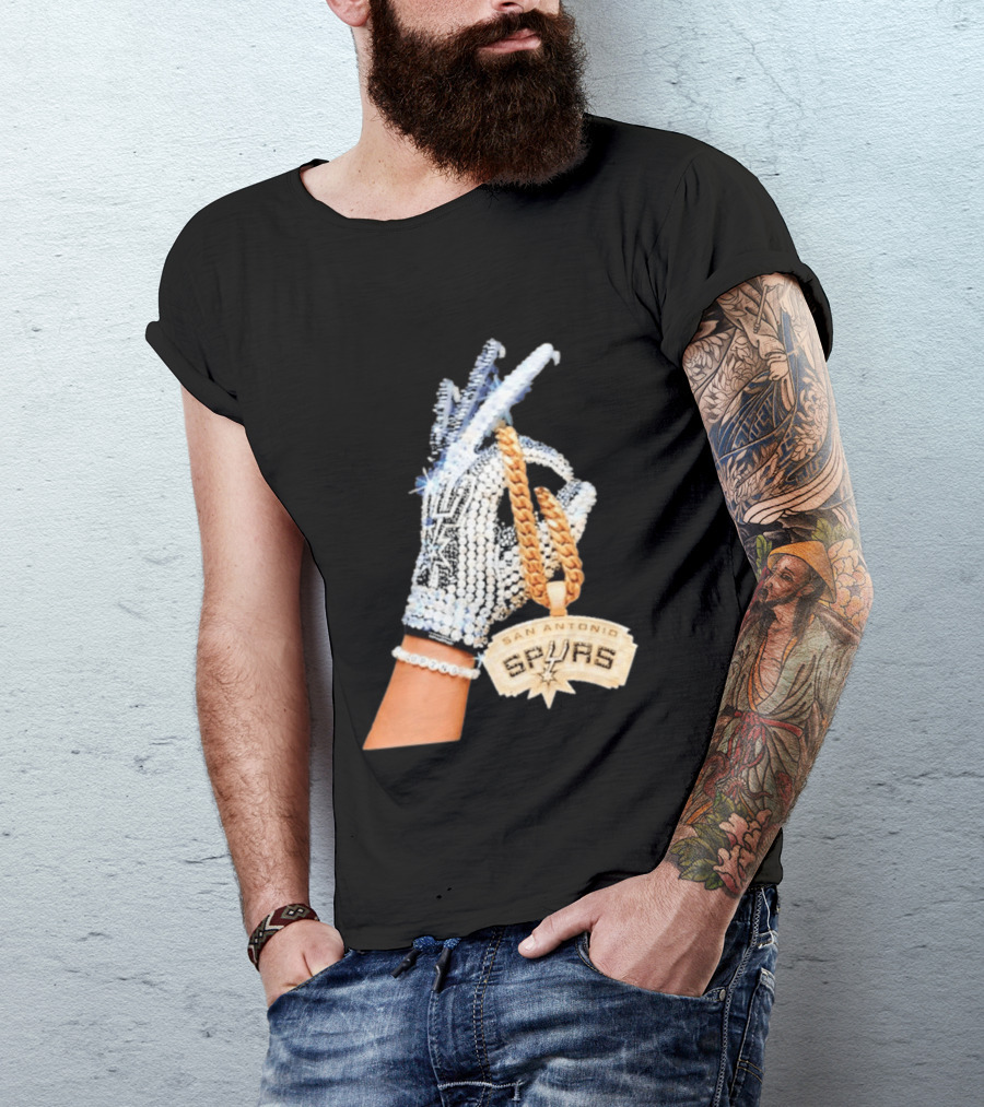 San Antonio Spurs Diamond Gold Glove And Pendant T-Shirt