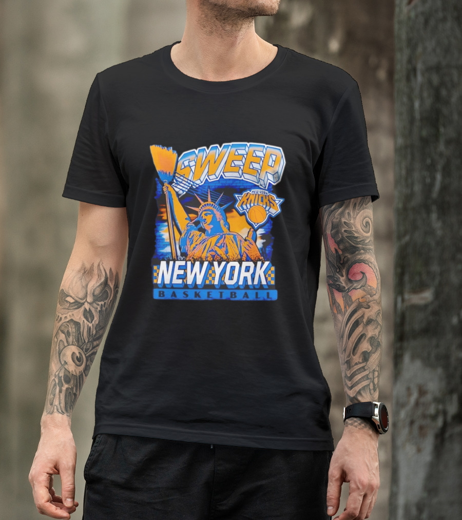 Sweep New York Knicks Basketball Statue Of Liberty T-Shirt