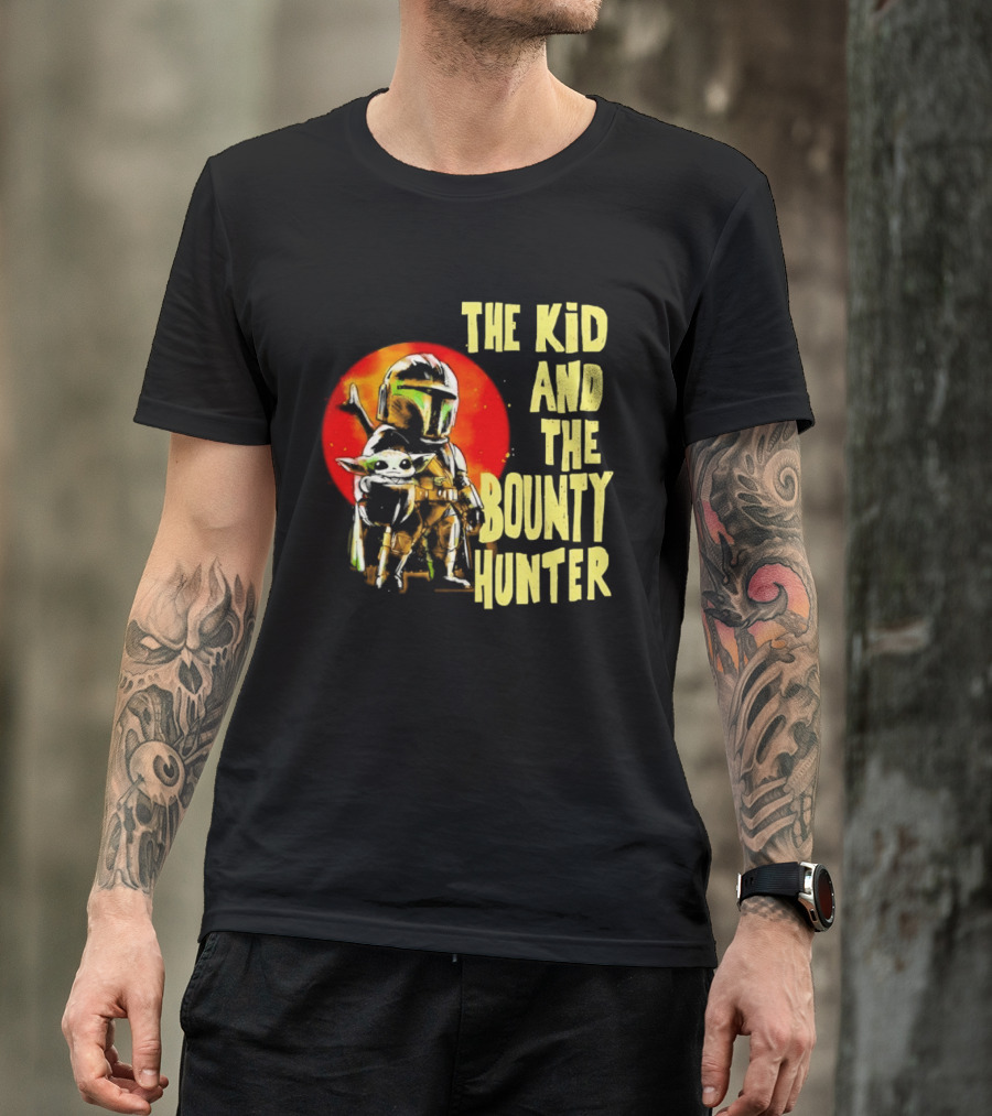 The Kid And The Bounty Hunter Grogu Din Djarin Star Wars Mandalorian Red Circle T-Shirt