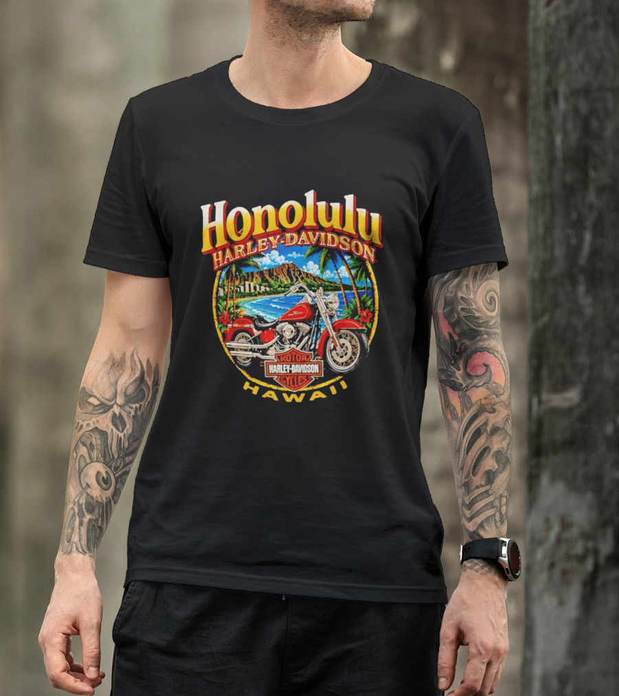 Honolulu Hawaii Harley Davidson Motorcycles Scenic Beach And Red Bike T-Shirt