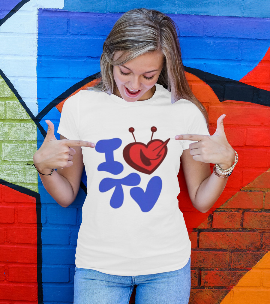 I Love TV Blue Red Heart Antenna T-Shirt
