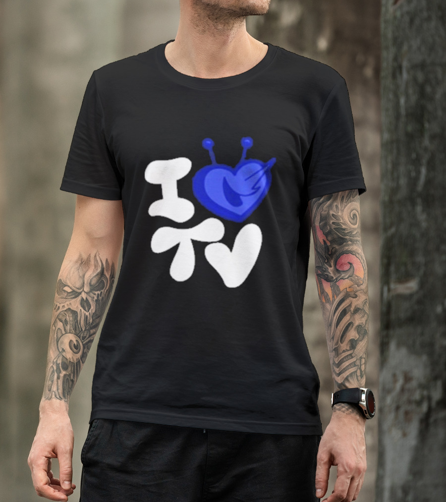 Paperboxmart I Love TV Blue Heart Antenna T-Shirt
