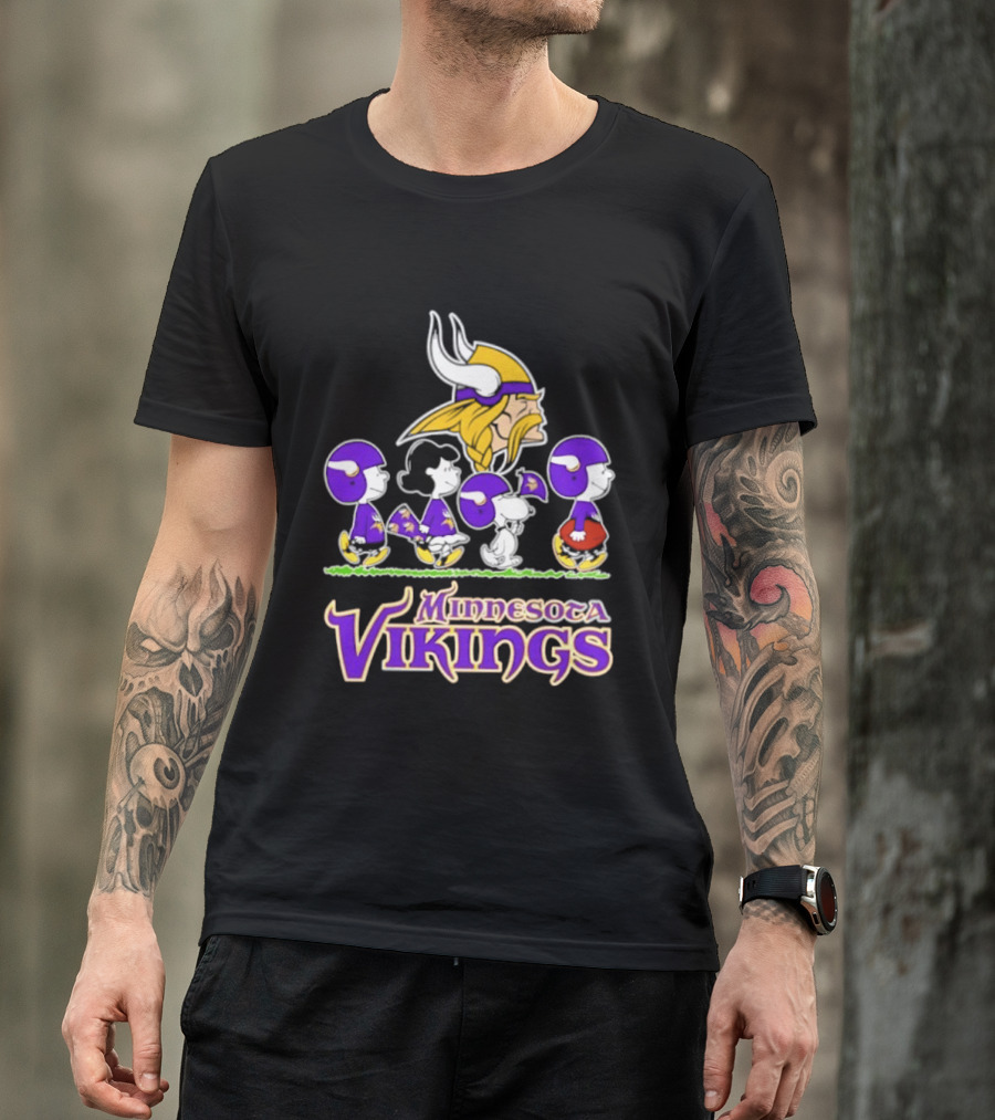 Peanuts Snoopy Minnesota Vikings Characters NFL Team Collaboration T-Shirt