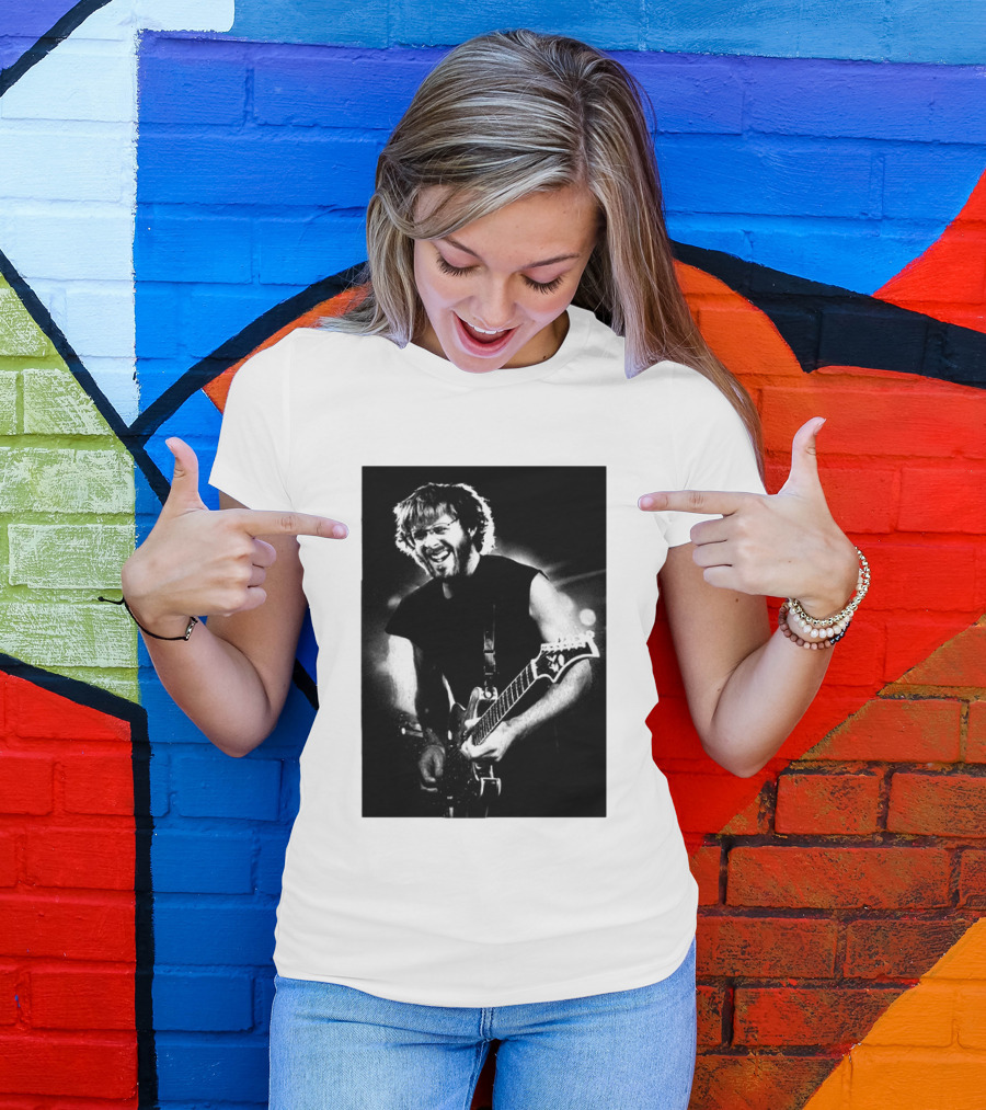 Phish Trey Anastasio Iconic Live Performance Guitarist Black And White Image T-Shirt