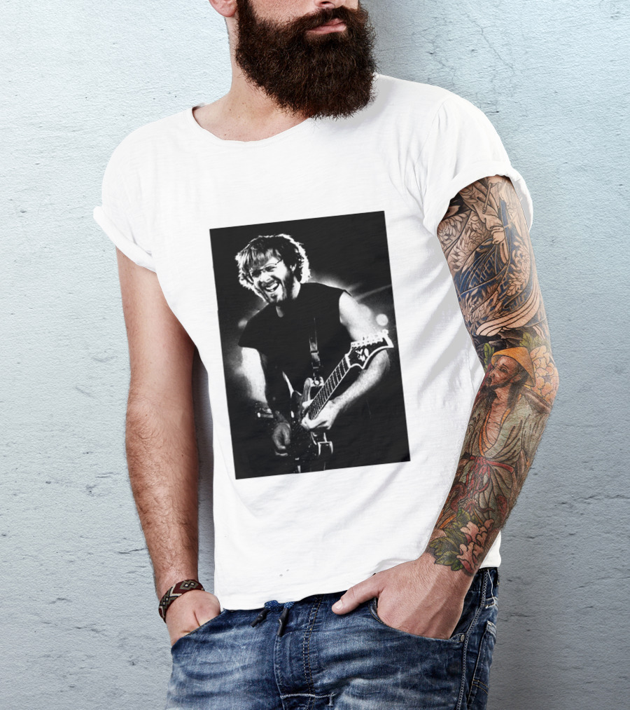 Phish Trey Anastasio Iconic Live Performance Guitarist Black And White Image T-Shirt