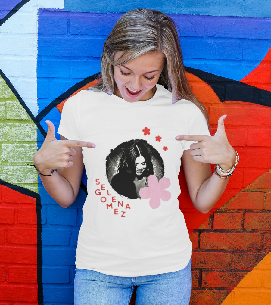 Selena Gomez Smile With Pink Paper Flower And Red T-Shirt
