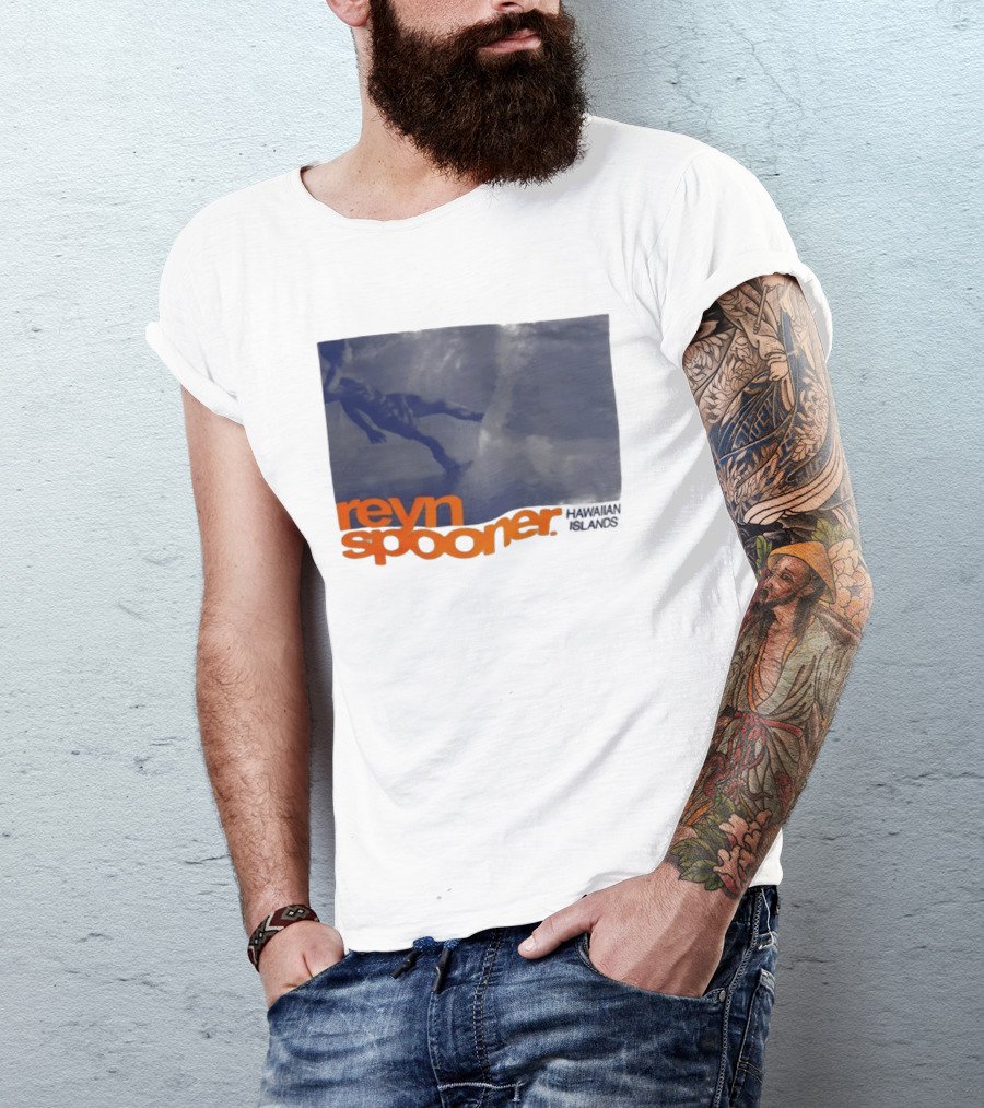Reyn Spooner Hawaiian Islands Surfing Waves T-Shirt