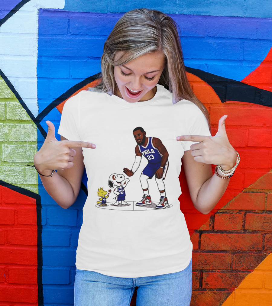 Snoopy Woodstock High Five LeBron James 23 Philadelphia 76ers Collaboration T-Shirt