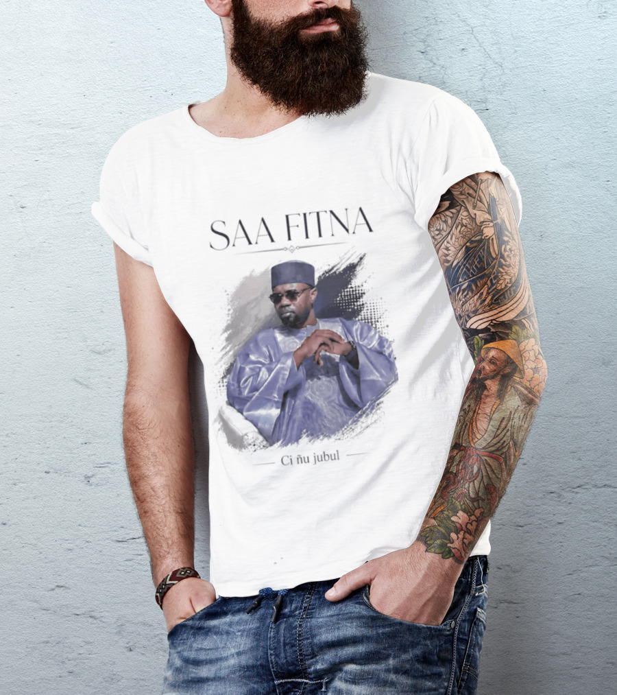 Saa Fitna Ci Nu Jubul Senegal Politics Blue Robe Man T-Shirt