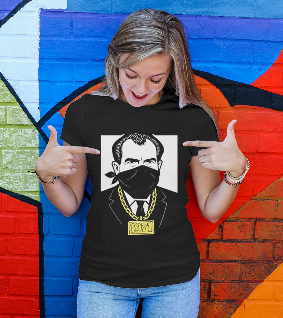 Richard Nixon 1971 Bandana Gold Chain T-Shirt
