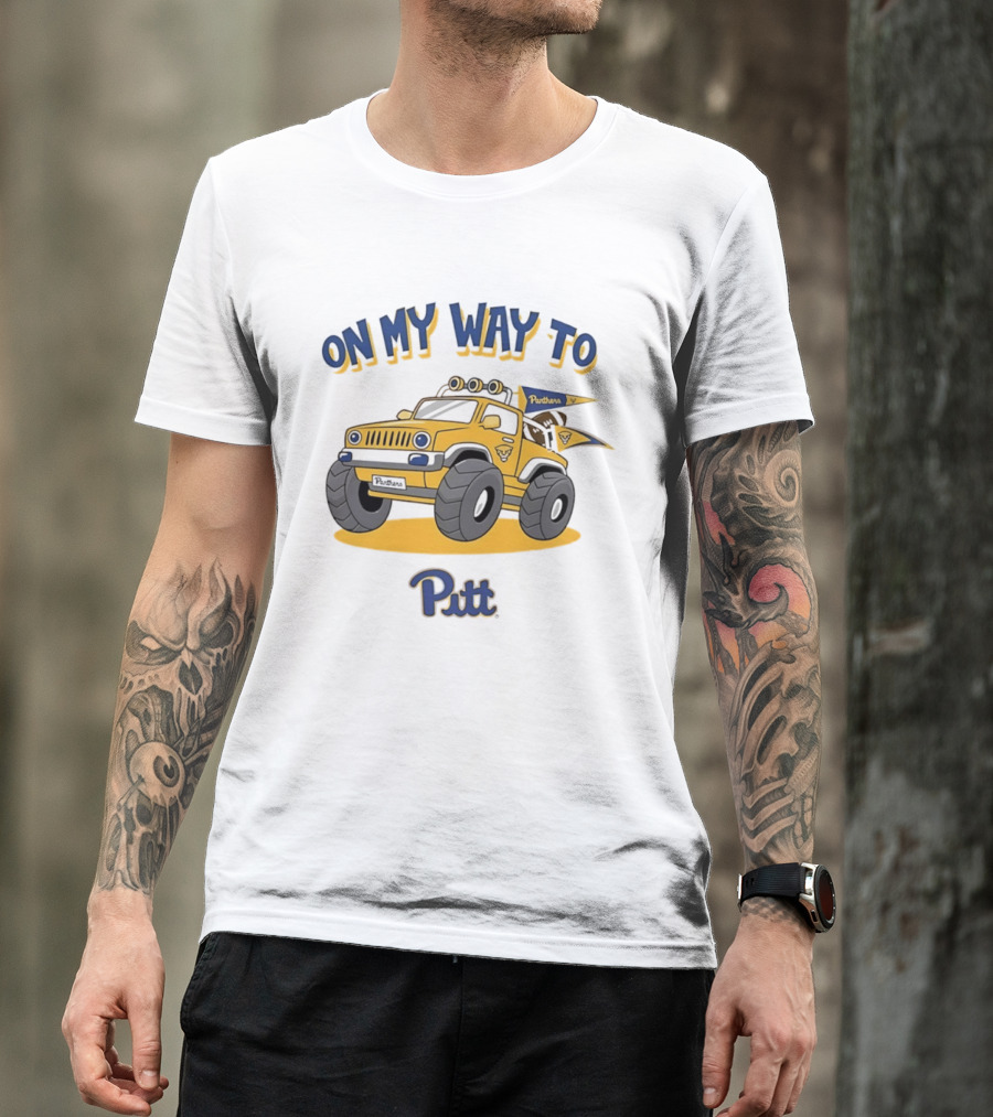 On My Way To Pitt Panthers Jeep With Flags And Tires T-Shirt