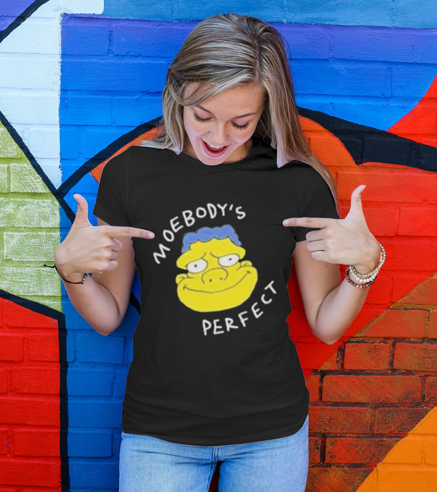 Moebody's Perfect Yellow Cartoon Face With Blue Hair Smirk T-Shirt