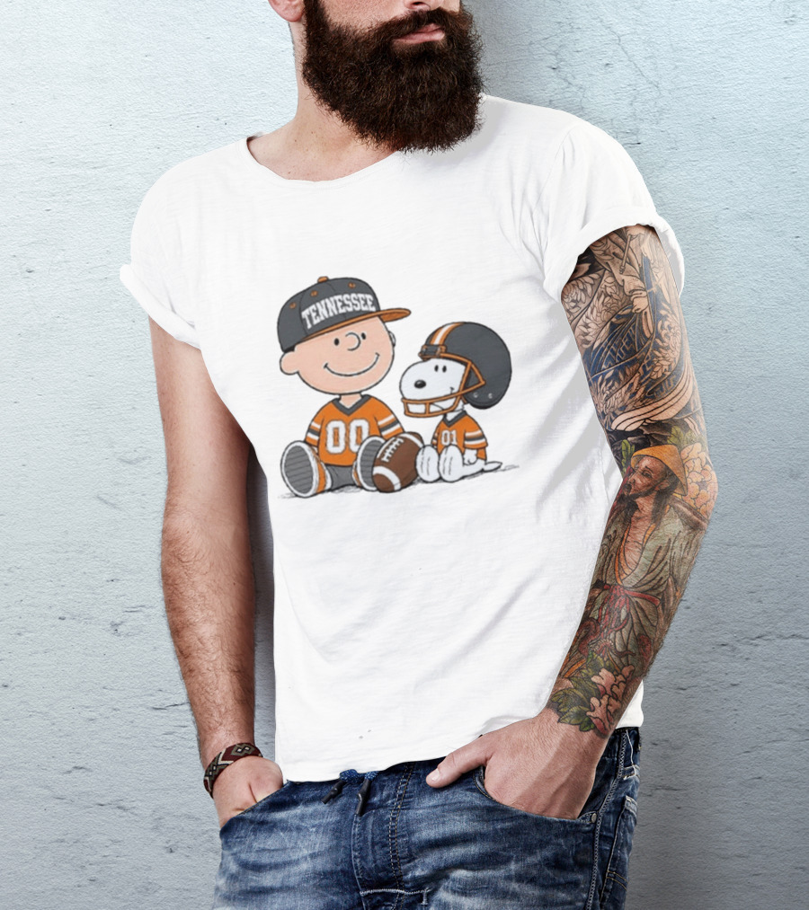 Tennessee Football Charlie Brown Snoopy Peanuts 00 01 T-Shirt