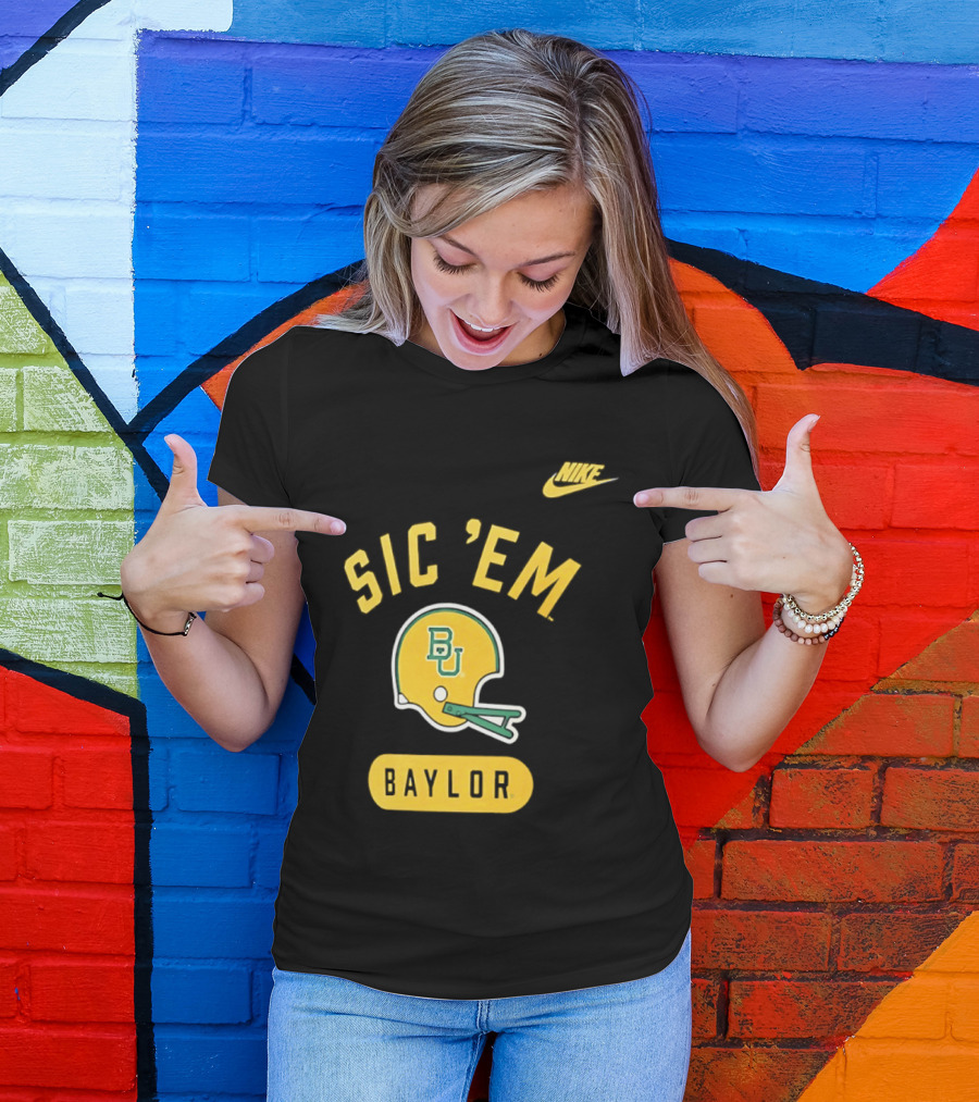 Nike Sic 'Em Baylor Football Helmet BU T-Shirt