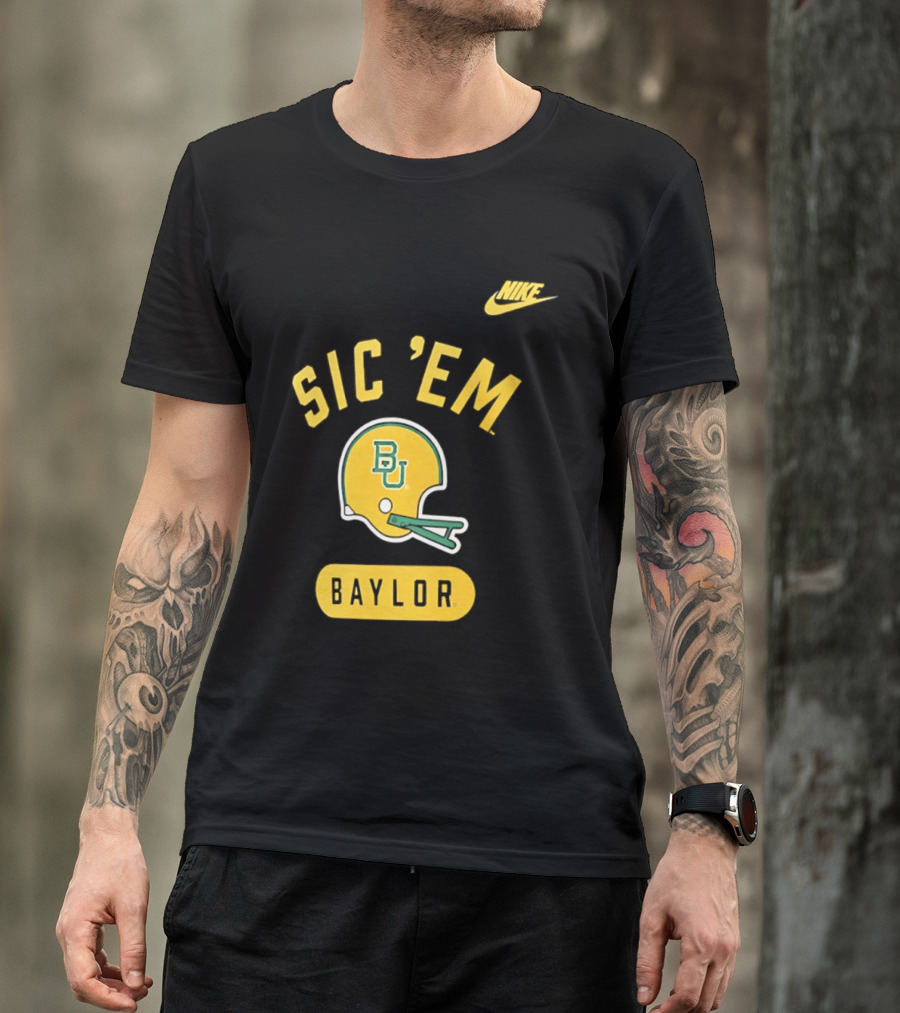 Nike Sic 'Em Baylor Football Helmet BU T-Shirt
