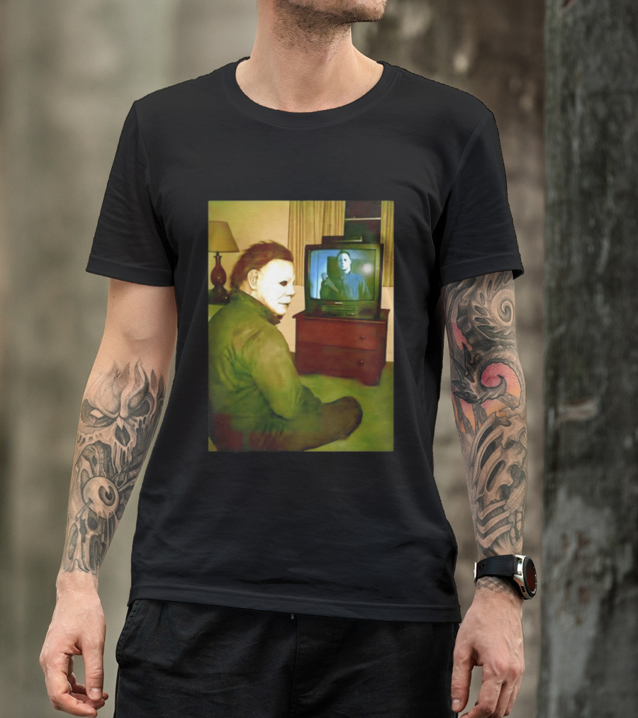 Michael Myers Ing Himself On TV Halloween Scene T-Shirt