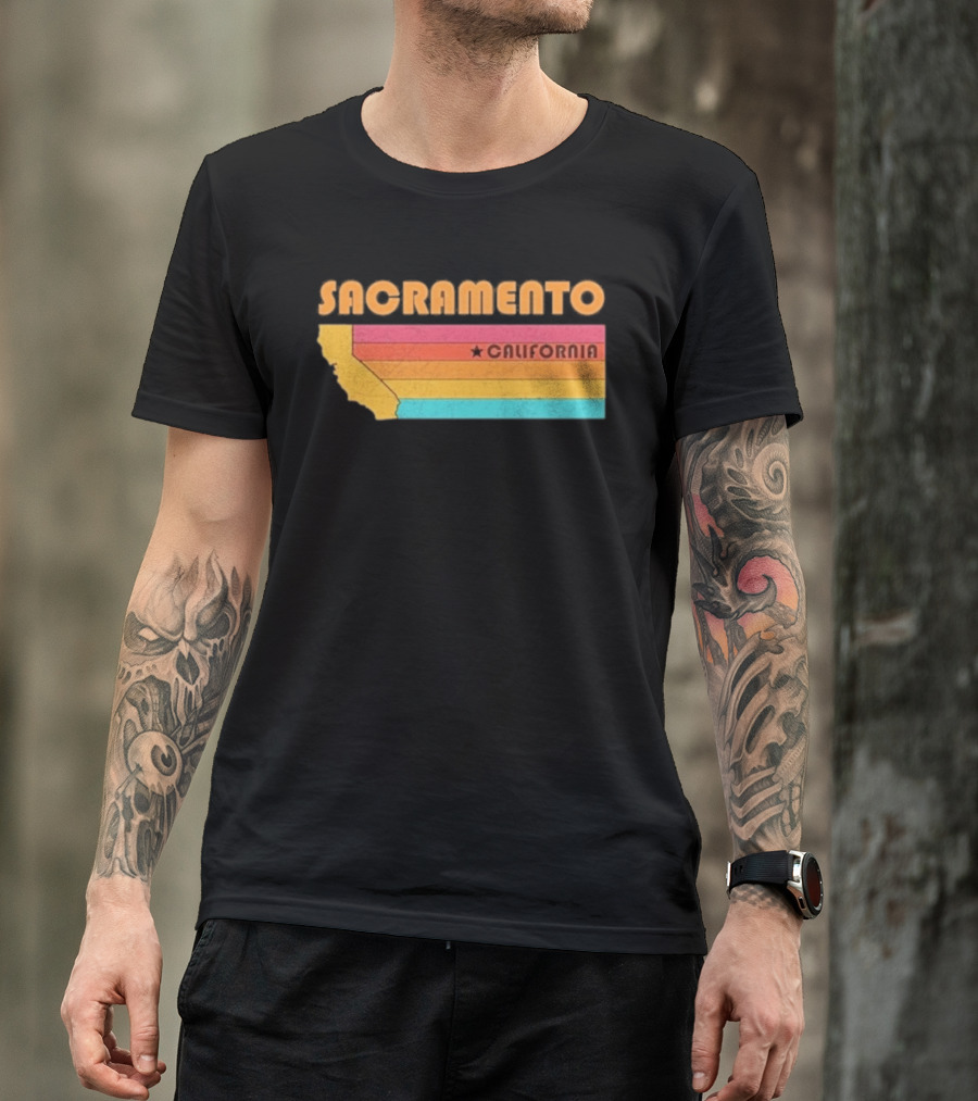 Sacramento California Retro Map Souvenir T-Shirt