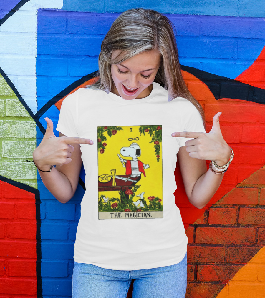 Snoopy Peanuts The Magician Tarot Card T-Shirt
