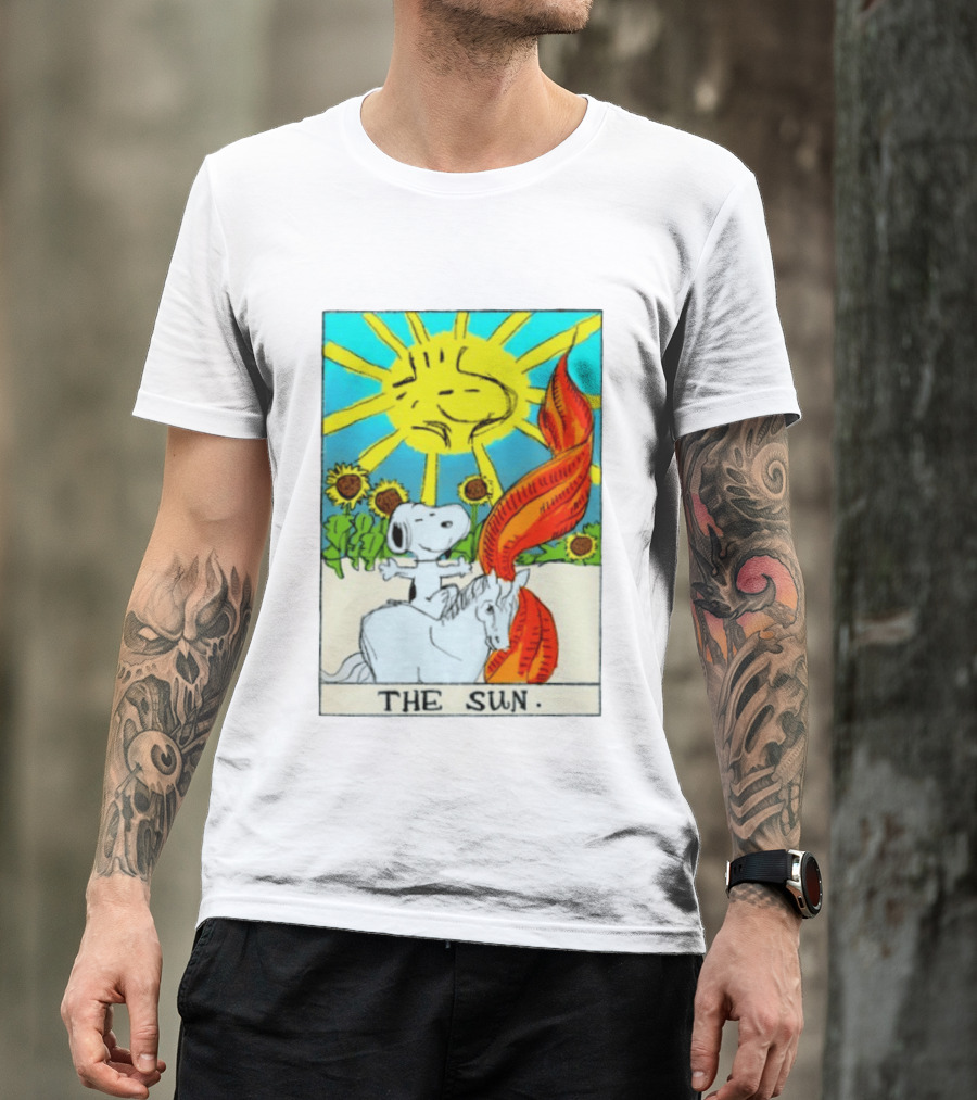 Snoopy The Sun Tarot Card Peanuts Charlie Brown Tarot T-Shirt