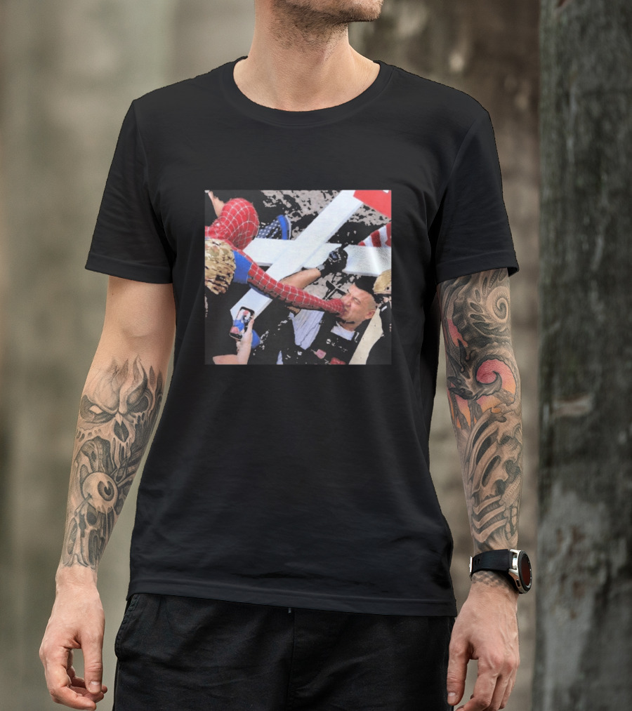 Minneapolis Spiderman Punching Police Protest Scene T-Shirt