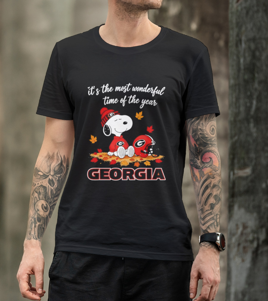 Georgia Bulldogs Snoopy It's The Most Wonderful Time Of The Year Autumn Leaves 2026 T-Shirt