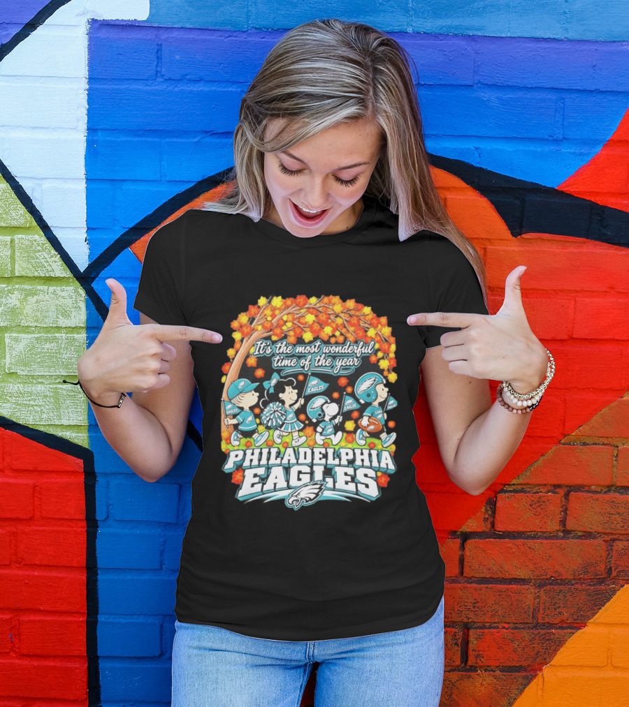 Philadelphia Eagles Peanuts Characters Autumn It's The Most Wonderful Time Of The Year T-Shirt