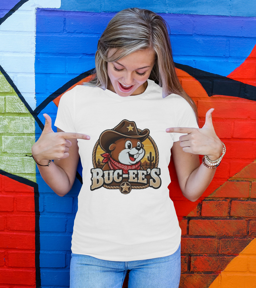 Buc Ee's Cowboy Howdy Beaver Star Bandana Cacti Desert Scene T-Shirt