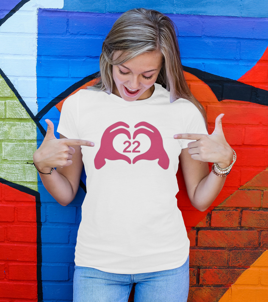 Feelin 22 Pink Heart Hands Gesture T-Shirt
