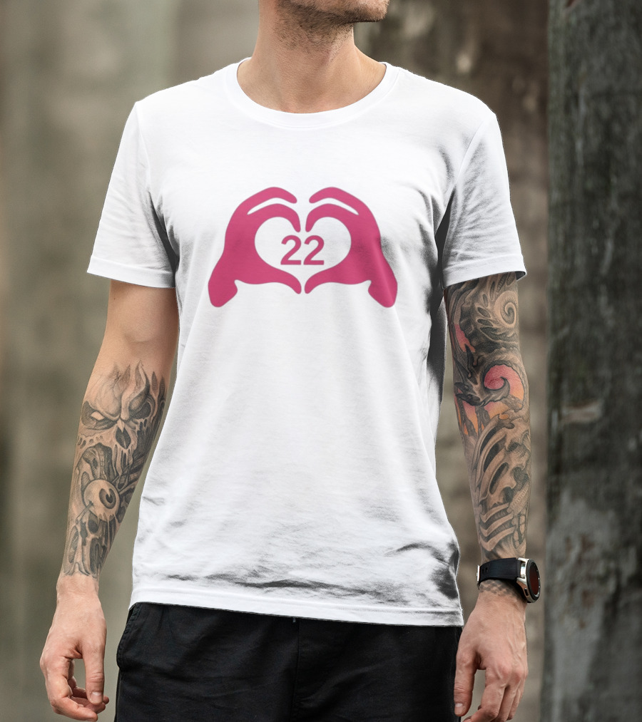 Feelin 22 Pink Heart Hands Gesture T-Shirt