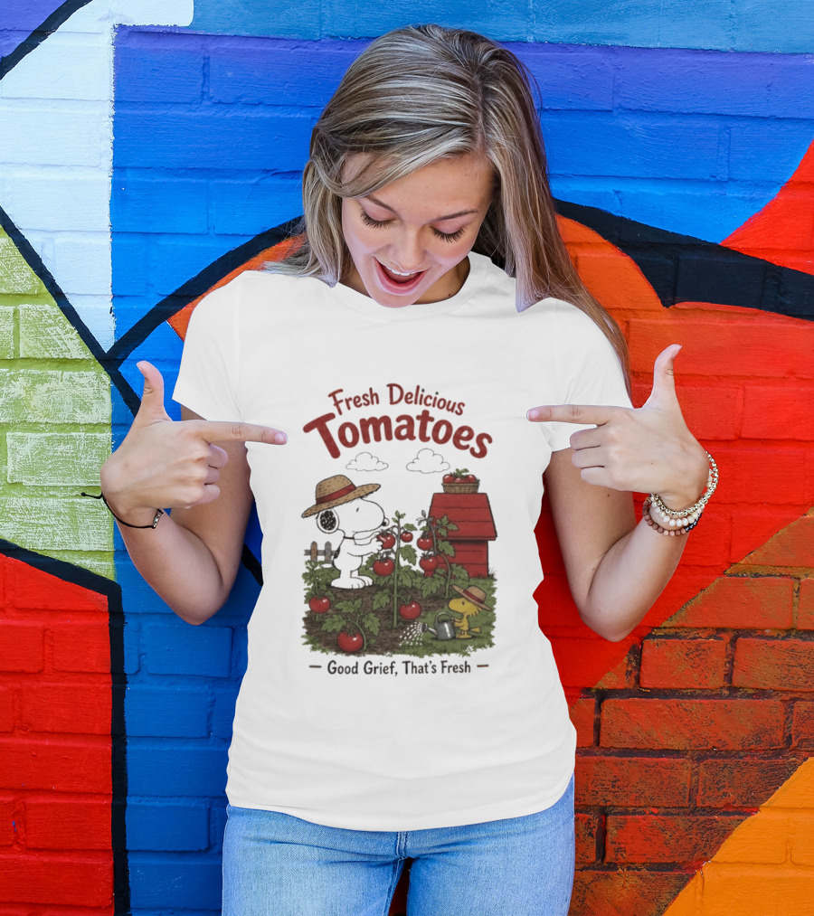 Snoopy Fresh Delicious Tomatoes Good Grief That's Fresh Garden Scene T-Shirt