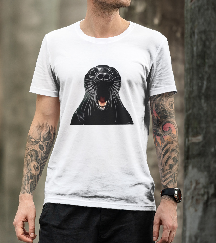 Screaming Black Seal Meme Hilarious Animal Expression T-Shirt