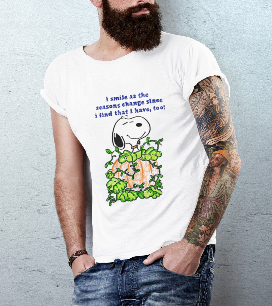 I Smile As The Seasons Change I Find That I Have Too Snoopy Pumpkin T-Shirt