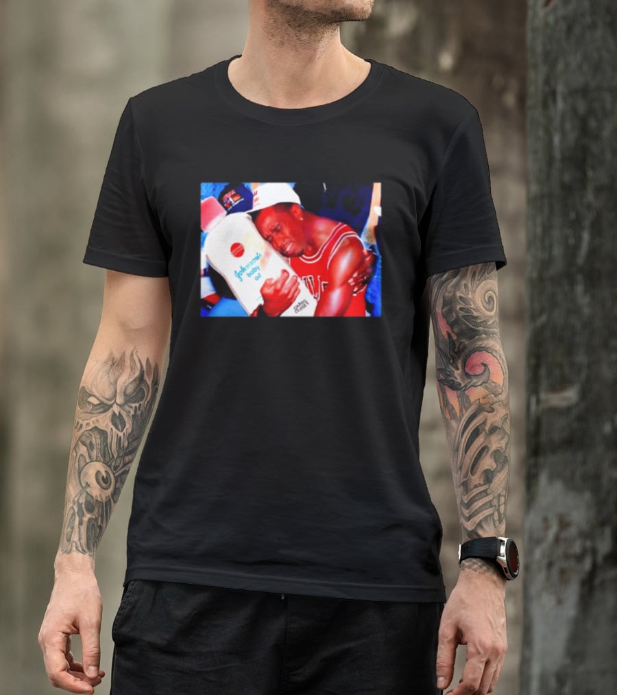 Sean Diddy Combs Johnson's Baby Oil Chicago Bulls Hugging Moment T-Shirt