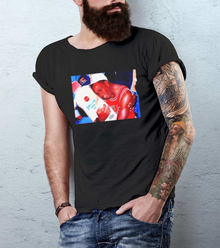 Sean Diddy Combs Johnson's Baby Oil Chicago Bulls Hugging Moment T-Shirt