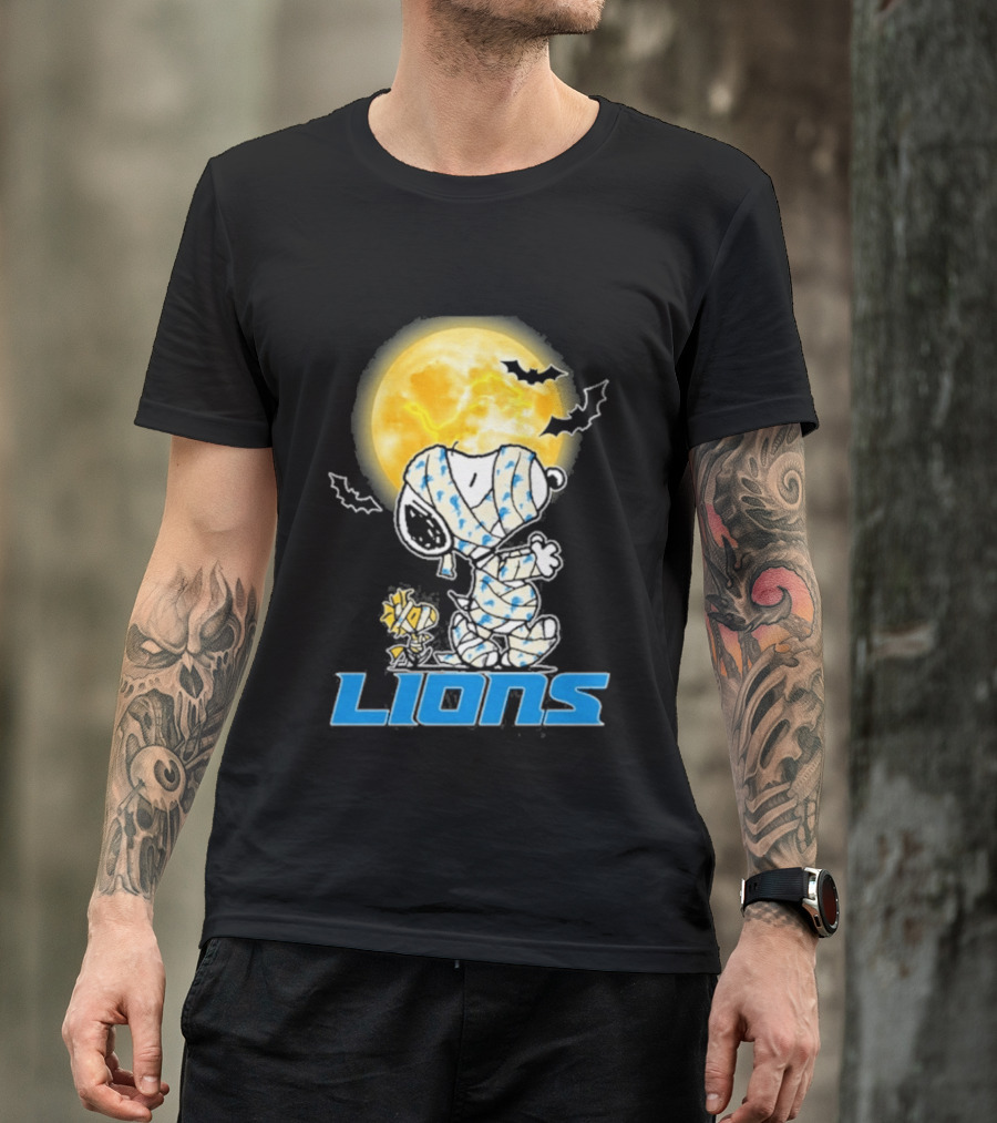Detroit Lions Snoopy Halloween 2026 Full Moon Bat Holiday T-Shirt