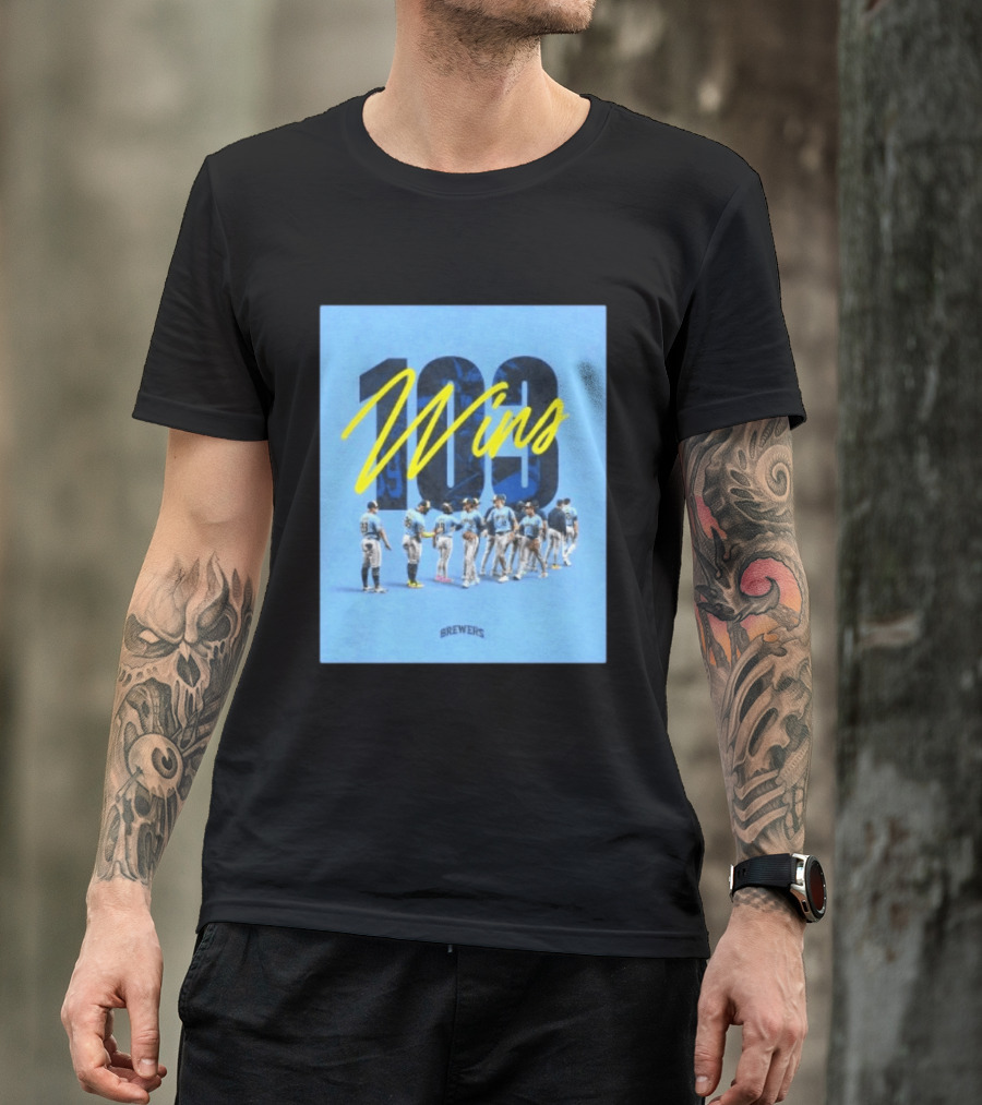 Milwaukee Brewers 103 Wins Celebration Team Huddle T-Shirt