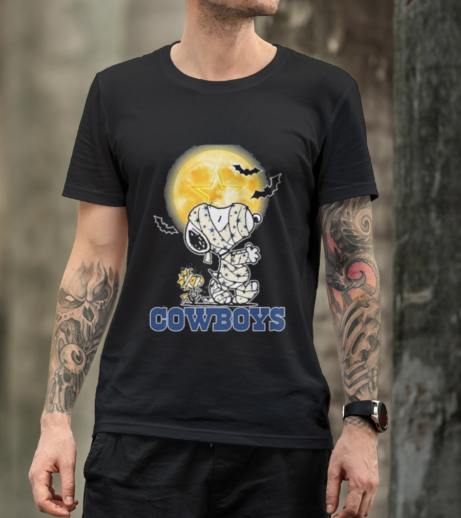 Dallas Cowboys Snoopy Halloween 2026 Full Moon Bat Scene T-Shirt